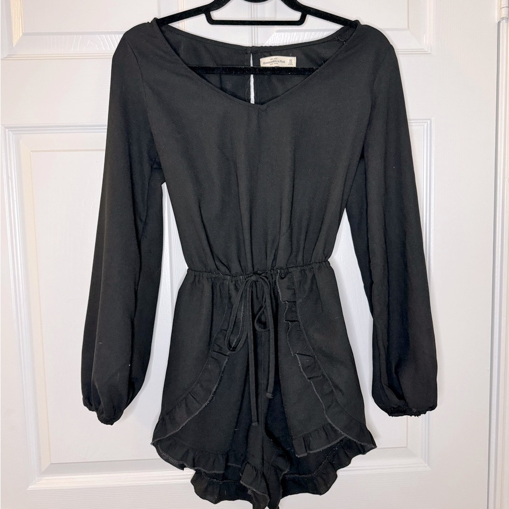 Abercrombie black ruffle romper size XS